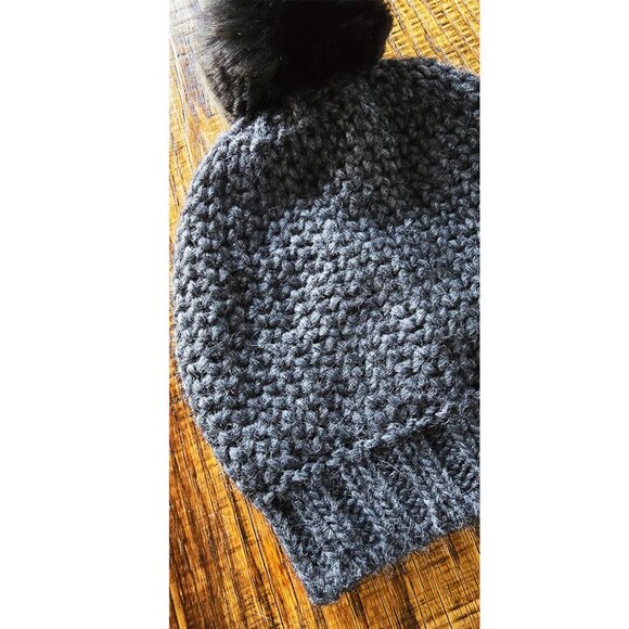 NWOT Fratelli Talli Firenze Italia Charcoal Gray Wool Pom Pom Beanie OSFM - Picture 2 of 5